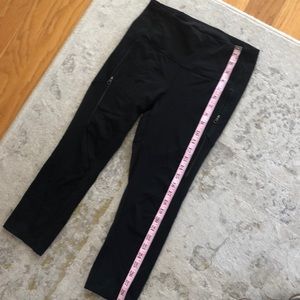 Lululemon black crop leggings size 6